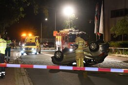 Auto op de kop in Hilversum