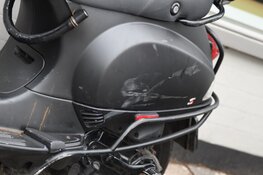 Betrokken automobilist rijdt door na aanrijding in Hilversum; politie op zoek