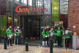 Demonstratie tegen konijnenvlees in Hilversum