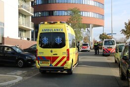 Mishandelde man zwaargewond aangetroffen op straat in Hilversum: verdachte op de vlucht