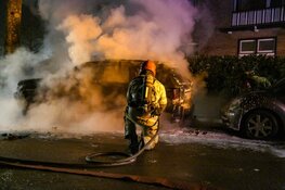 Auto in vlammen op in Hilversum