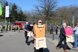 Brandweer Blaricum en Laren bedanken zorgmedewerkers