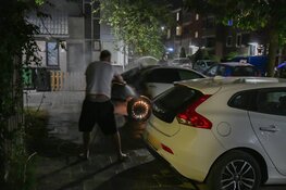 Autobrand in Hilversum, omwonenden alert