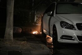 Autobrand in Hilversum, omwonenden alert