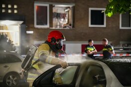 Autobrand in Hilversum, omwonenden alert