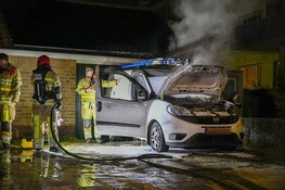 Brandweerman blust auto van buurman