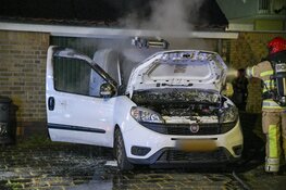 Brandweerman blust auto van buurman