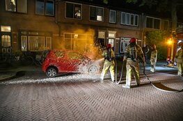 Auto door brand verwoest in Hilversum