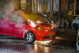 Auto door brand verwoest in Hilversum