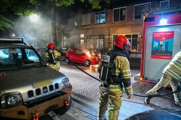 Auto door brand verwoest in Hilversum
