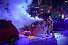 Twee auto&#39;s in vlammen op in Hilversum