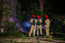 Felle brand verwoest caravan op Hilversumse camping
