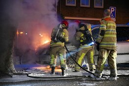 Auto gaat in vlammen op in Hilversum