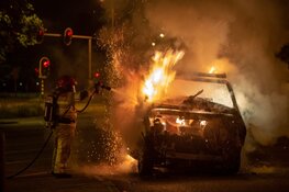 Uitgebrande auto vat opnieuw vlam tijdens berging