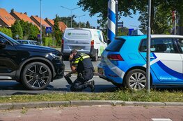 Rij-instructeur naar ziekenhuis na aanrijding in Hilversum