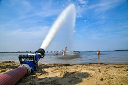 Brandweer zorgt voor waterpret in 't Gooi