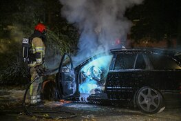 Auto in vlammen op in Hilversum