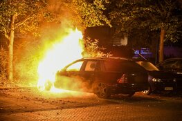 Auto in vlammen op in Hilversum