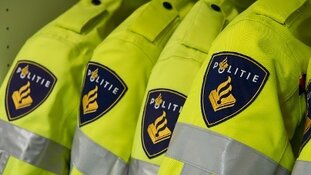 Vrouw betrapt inbreker en krijgt klappen