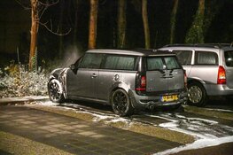 Twee auto's in brand gestoken in Hilversum