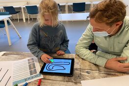 Kinderen leren gratis programmeren tijdens CoderDojo