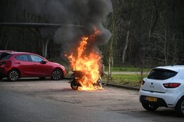Scooter in brand Loosdrechtse bos