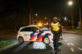 Botsing op rotonde in Hilversum: één gewonde