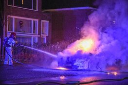 Auto door brand verwoest in Hilversum