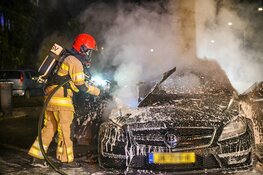 Auto door brand verwoest in Hilversum