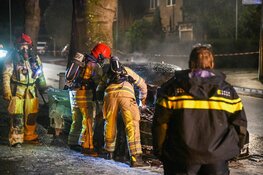Auto door brand verwoest in Hilversum