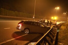 Auto total-loss na botsing op A1 bij Laren