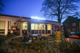 Frituur aan laten staan, sushirestaurant vol rook