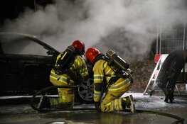 Auto door brand verwoest in Hilversum