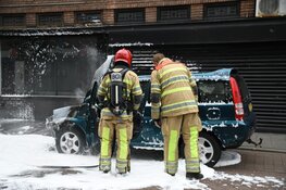 Auto ontbrandt tijdens rijden in Hilversum