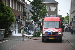 Auto ontbrandt tijdens rijden in Hilversum