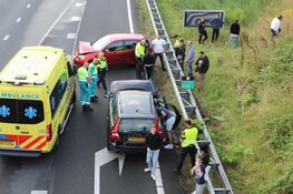 Botsing op A1 bij Naarden, bestuurders met de schrik vrij