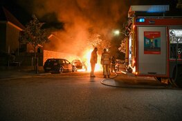 Brandende aanhanger zorgt voor vuurzee in Hilversumse woonwijk