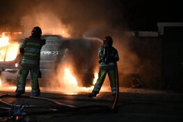 Brandende bestelbus zorgt voor veel schade in Hilversum