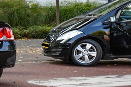 Ongeval met veel schade op de Radiostraat in Hilversum